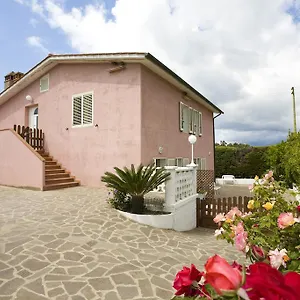 Loredana Italia